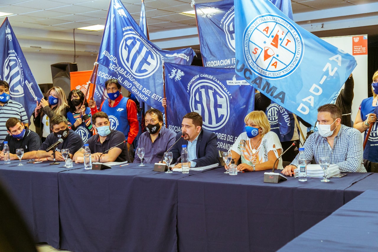 Histórica Firma De Convenio Colectivo De Trabajo Entre Gobierno Y ...